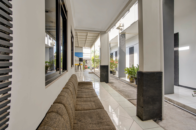 Public Area 3, OYO 3862 Syariah Hotel Pandan Wangi, Sidoarjo