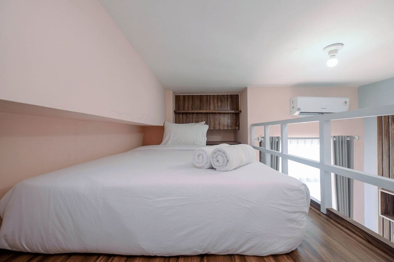 Minimalist and Comfy Studio Dave Apartment By Travelio, Depok
