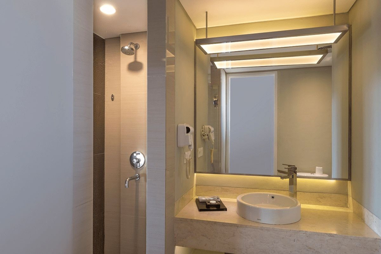 Bathroom 5, Wyndham Garden Kuta Beach Bali, Badung