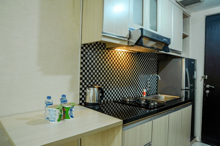 Others 4, Minimalist Studio Room at Grand Serpong Apartment By Travelio, Tangerang