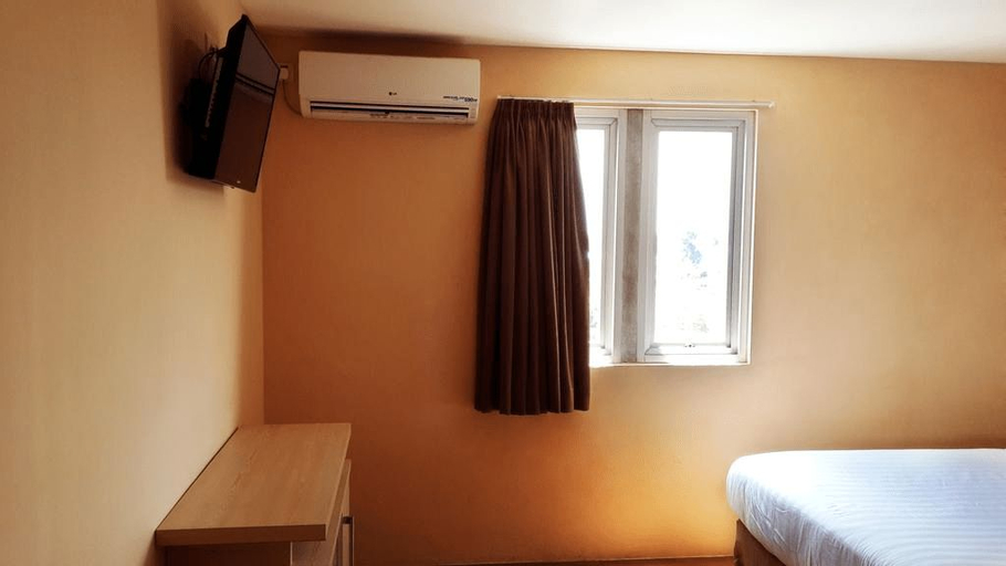 Bedroom 3, Urbanview Hotel Onyx Ketapang by RedDoorz, Ketapang