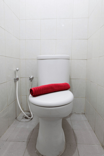 Bathroom 5, Simple Studio @ Poris 88 Apartment By Travelio, Tangerang