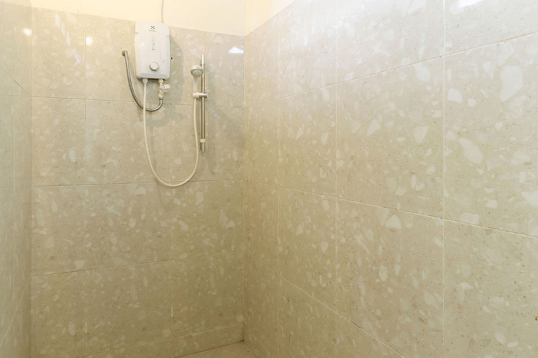 Bathroom 4, Sunari Guesthouse, Badung