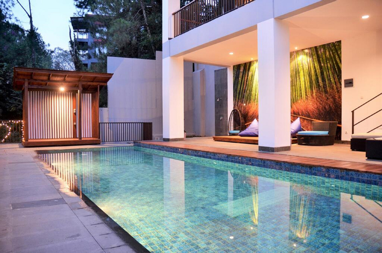 Sport & Beauty 3, Narwastu Hill View Villa 6 bedrooms with a private swimming pool, Bandung