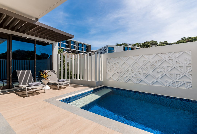 Crimson Resort and Spa Boracay, Malay