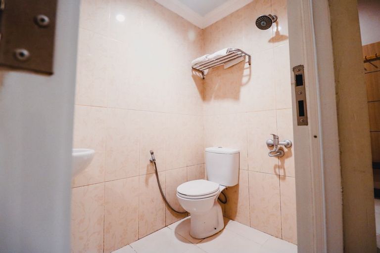 Reddoorz Plus near Makassar Town Square, Maros