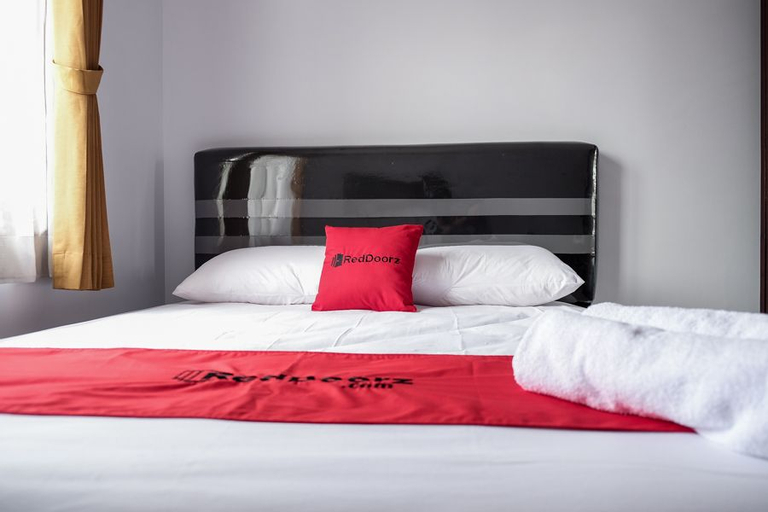 Bedroom 5, RedDoorz near Supermall Karawaci 2, Tangerang