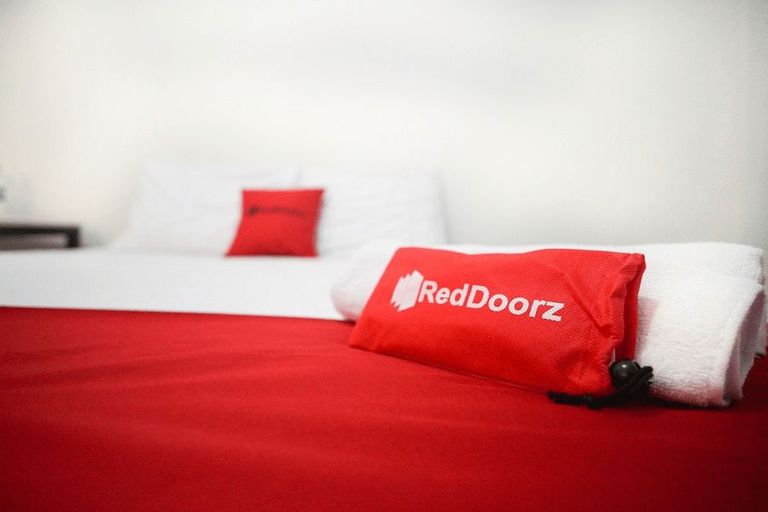 Bedroom 3, RedDoorz near Mal Abepura, Jayapura