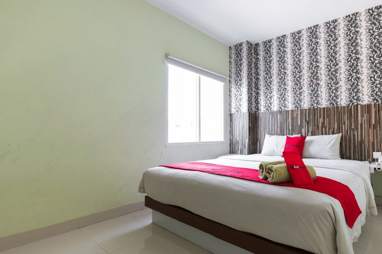 Bedroom 3, RedDoorz Plus @ Hertasning Area Makassar, Makassar