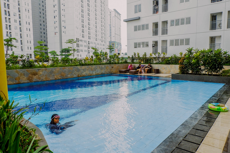 Sport & Beauty 3, Comfy and Furnished 2BR Bassura City Apartment near Mall By Travelio, East Jakarta