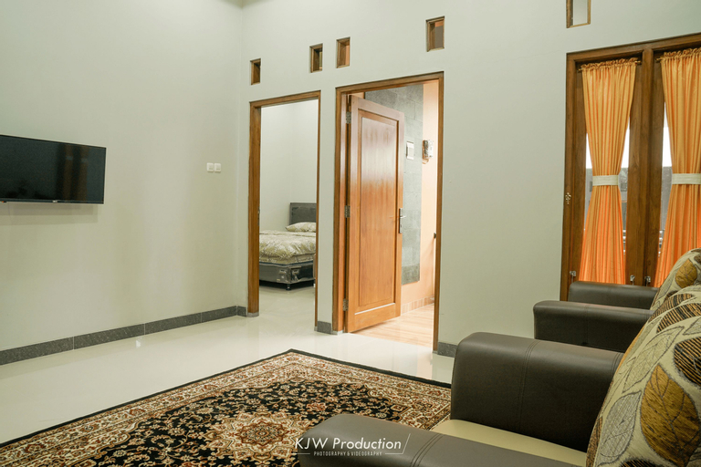 Bedroom 2, M Stay Guest House by WeStay, Sleman