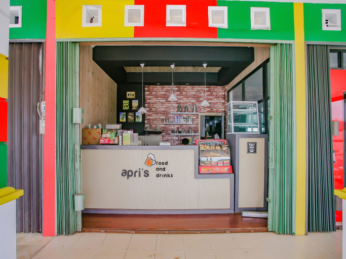 Public Area 3, OYO 90072 Apri Inn Syariah, Bangka