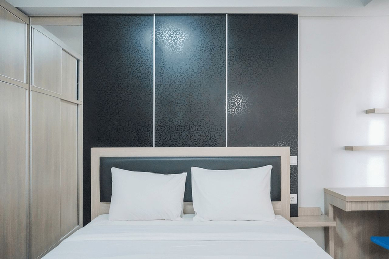 Others 3, Comfy Studio at Trimezia Beverly 90210 Apartment By Travelio, Tangerang