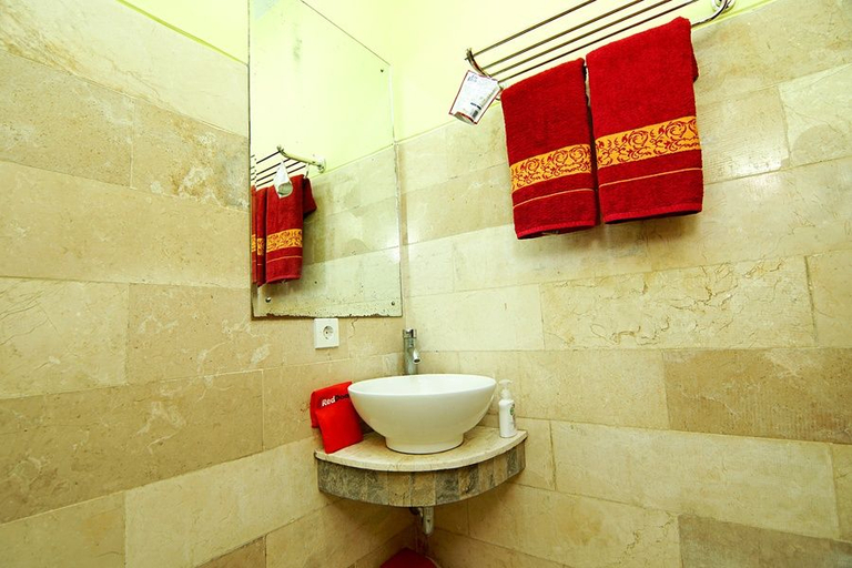 Bathroom 3, The Legian 777, Badung