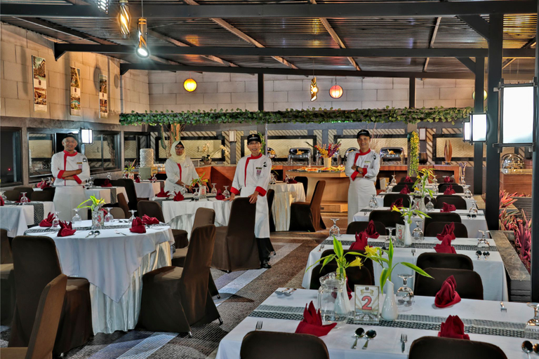The Jayakarta Inn & Villas Cisarua - Food & Drinks