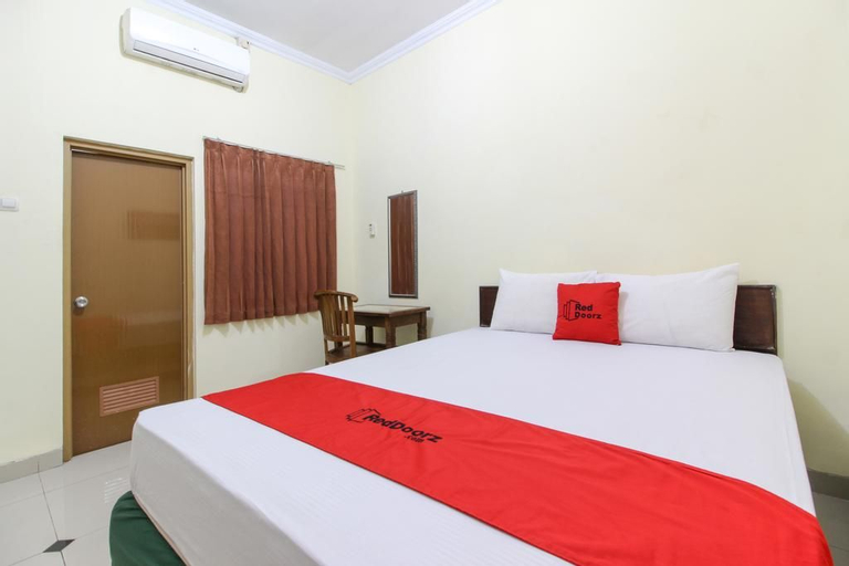 Reddoorz near Rumah Sakit Condong Catur, Sleman