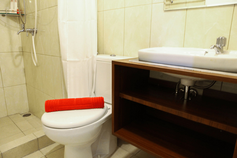 Bedroom 4, Deluxe and Modern 2BR The Springlake Summarecon Apartment By Travelio, Bekasi