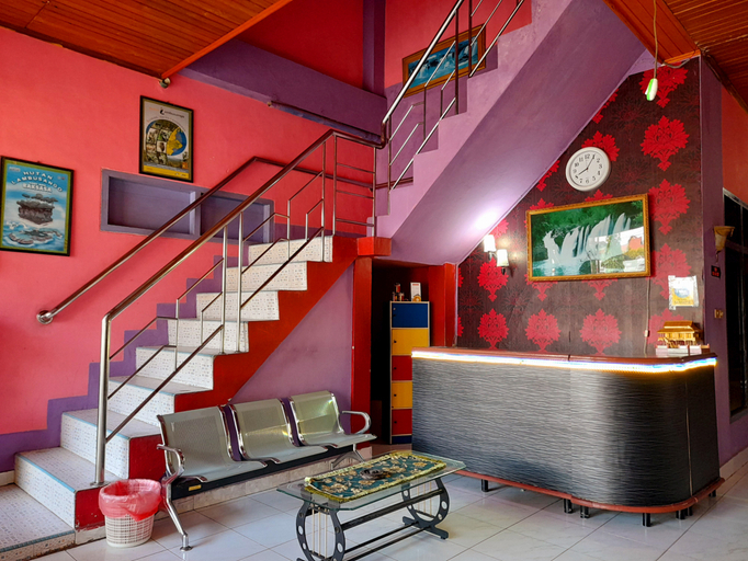 Public Area 3, Hotel Rosichan Bau Bau Mitra RedDoorz, Bau-Bau