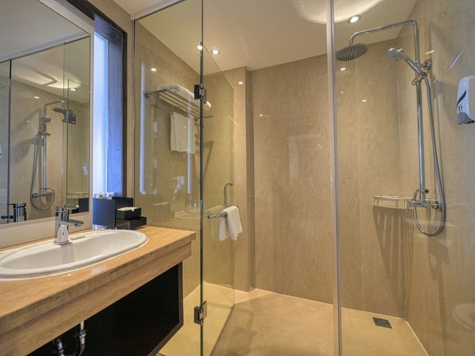Bathroom 5, Grand Lagoi Hotel Bintan, Bintan Regency