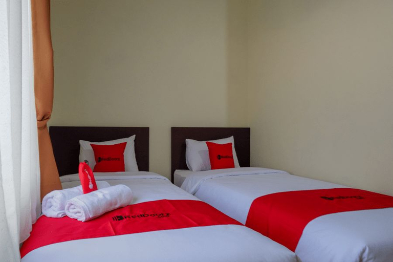 Bedroom 5, RedDoorz near Stadion 45 Karanganyar, Karanganyar