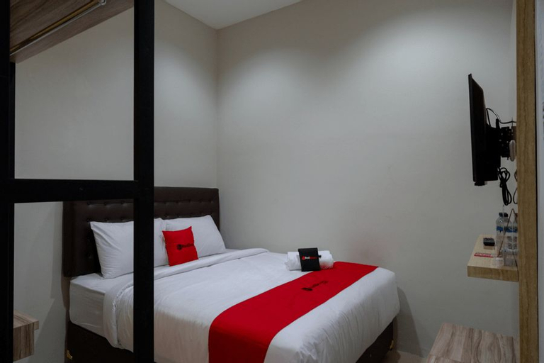 Bedroom 5, RedDoorz @ Jalan Kartini Semarang, Semarang