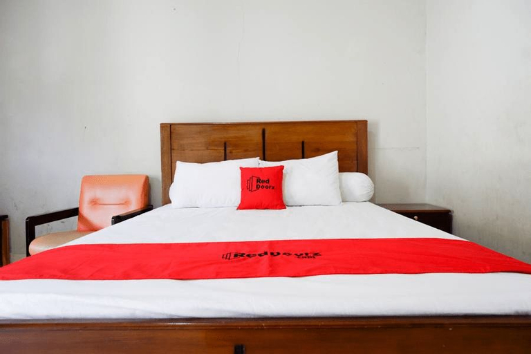 Bedroom 5, RedDoorz near Mutiara SIS Al Jufrie Airport Palu, Palu