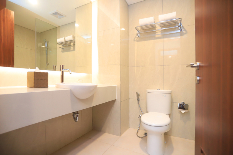 Bathroom 3, Luxury Inn Arion Hotel, East Jakarta