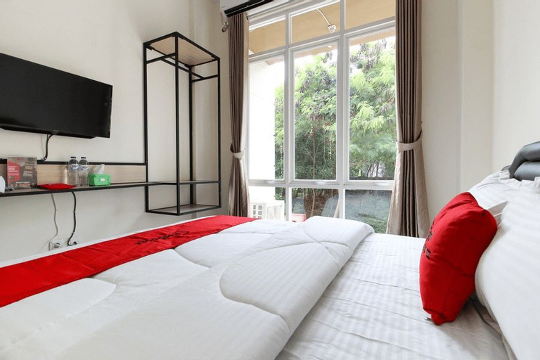 Bedroom 4, RedDoorz near Jogja City Mall 3, Sleman