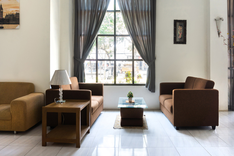 OYO 3803 Hotel Wonojati Syariah Malang, Malang