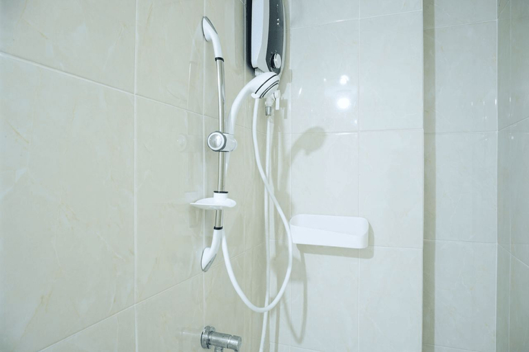 Bathroom 5, Highest Value 2BR Apartment at M-Town Residence By Travelio, Tangerang