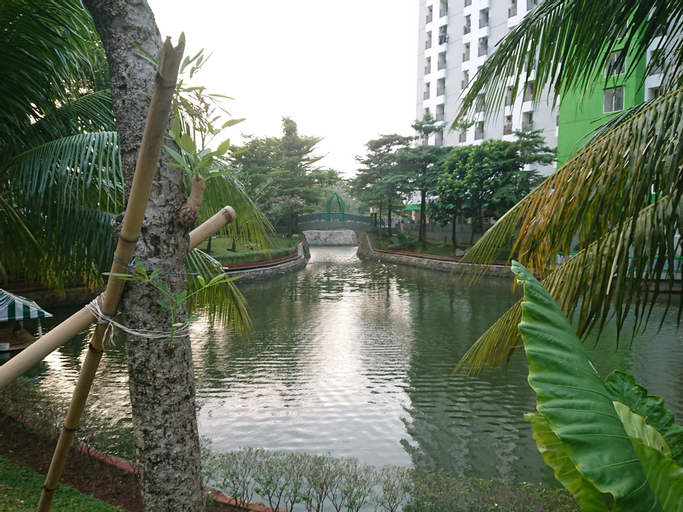 Apartment Green Lake View Ciputat by Celebrity Room, Tangerang Selatan