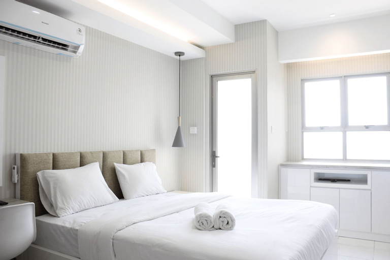 Gorgeous Studio at Mekarwangi Square Apartment with Mountain View By Travelio, Bandung