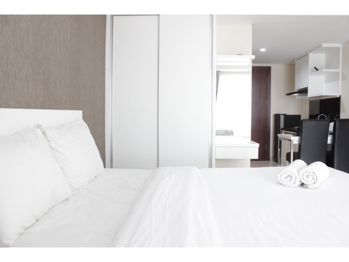 Comfy Studio Apartment at Tamansari Tera Residence By Travelio, Bandung