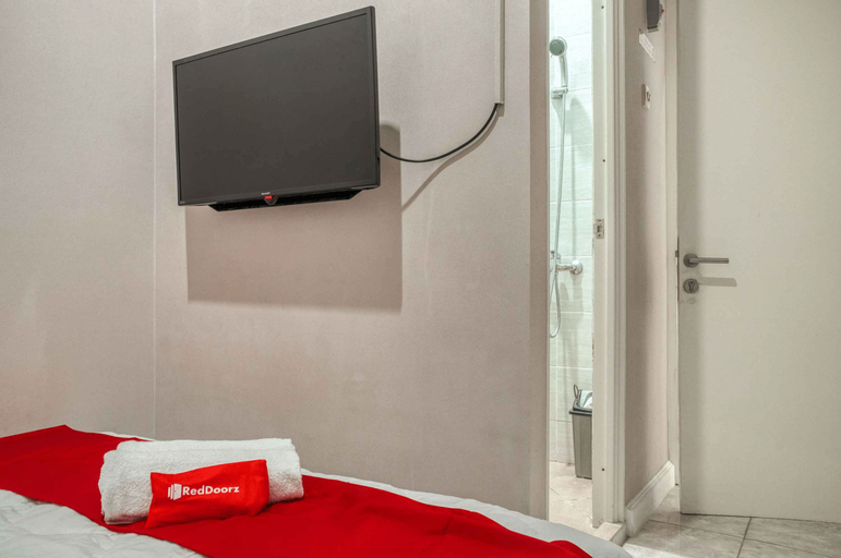 RedDoorz near Duta Merlin, Central Jakarta