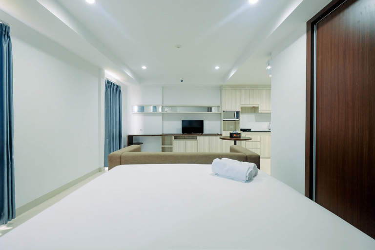 Modern Studio Apartment at Azalea Suites Cikarang By Travelio, Cikarang