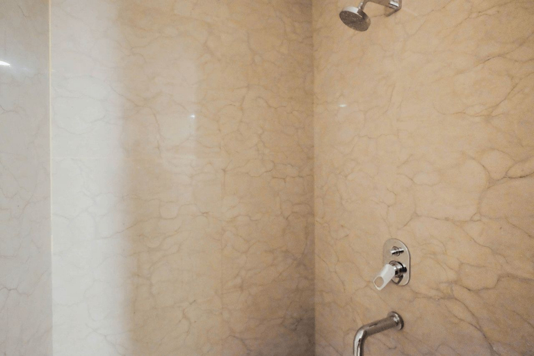 Bathroom 5, 1BR Pancoran L'Avenue Comfy Apartment By Travelio, Jakarta Selatan