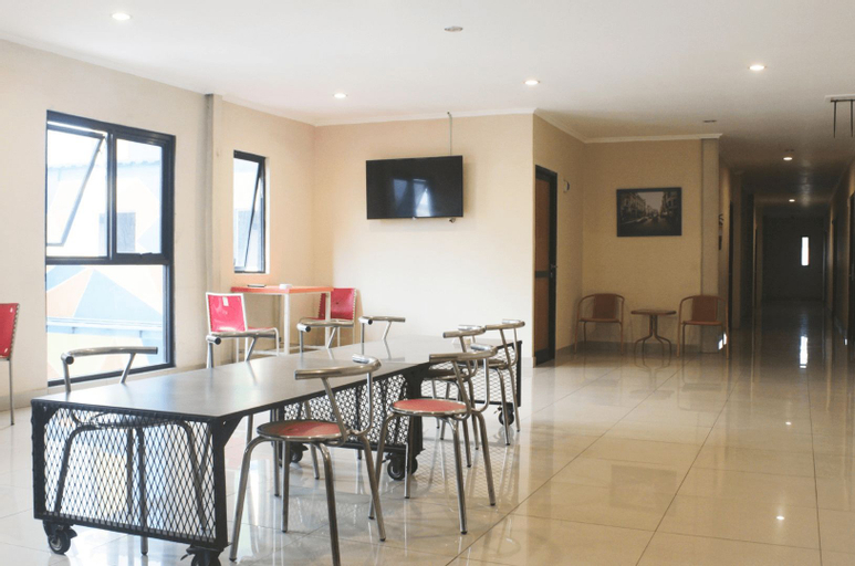 Dining Room 12