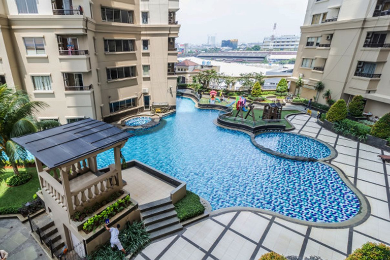 Sport & Beauty 2, Comfortable 2BR Sky Terrace Apartment By Travelio, West Jakarta
