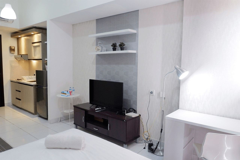 Bathroom 4, Comfy Studio Casa De Parco Apartment By Travelio, Tangerang