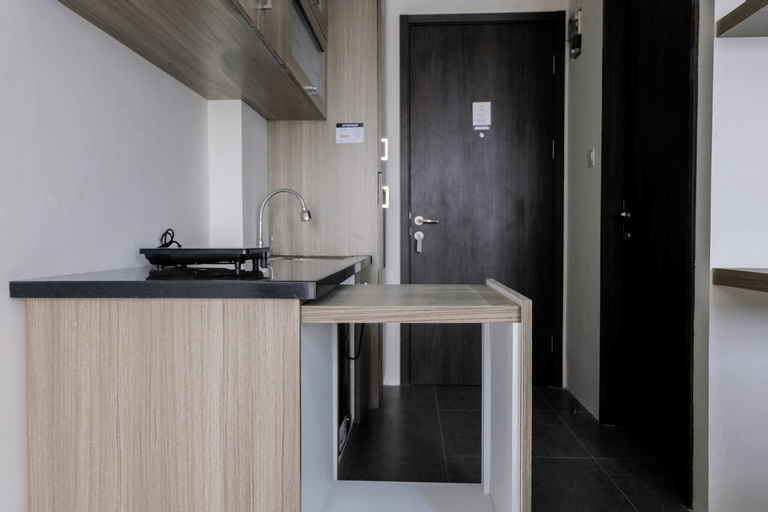 Comfy and Tranquil Studio Room Bintaro Icon Apartment By Travelio, South Tangerang