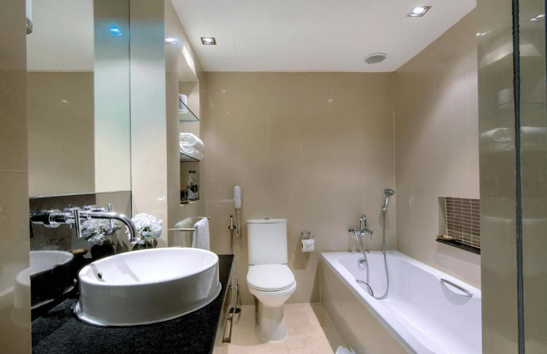 Bathroom 10