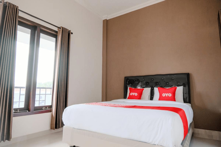 OYO 2140 Hs Residence, Tulungagung
