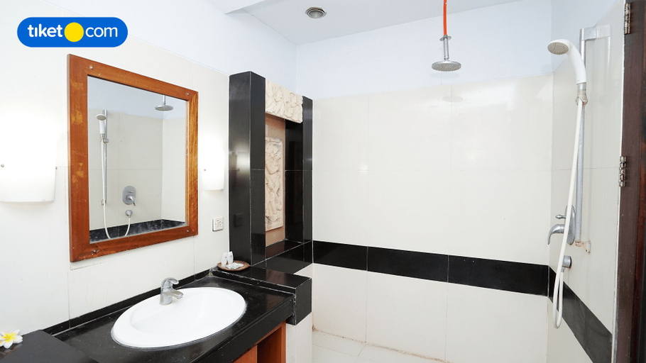 Bathroom 5, Nirmala Hotel Denpasar, Denpasar