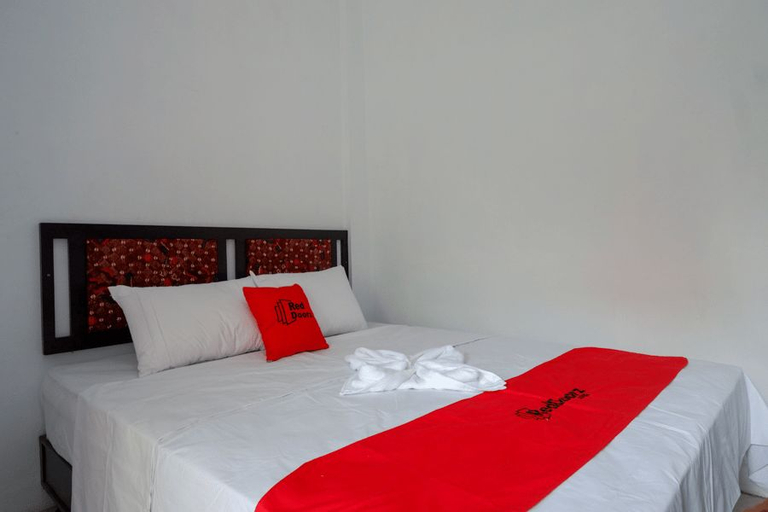 RedDoorz Syariah near Alun Alun Balai Kota Tegal, Tegal