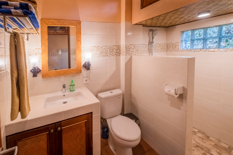 Bathroom 5, Kemangi Apartments and Yoga Space, Gianyar