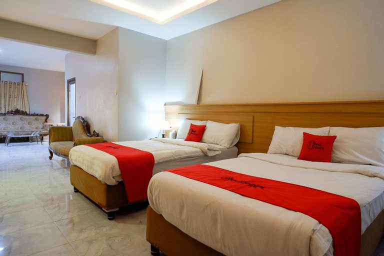 Bedroom 3, RedDoorz Plus @ Hotel Srikandi Kendari, Kendari