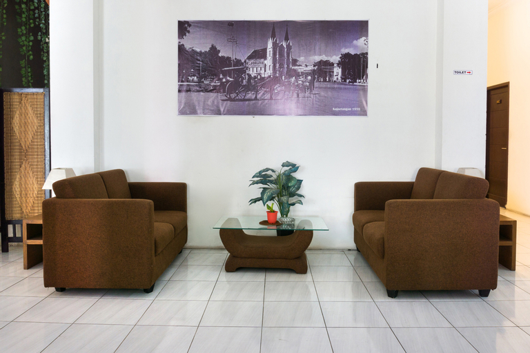 OYO 3803 Hotel Wonojati Syariah Malang, Malang