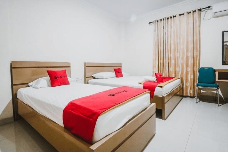 RedDoorz Plus near WTC Batanghari Mall, Jambi