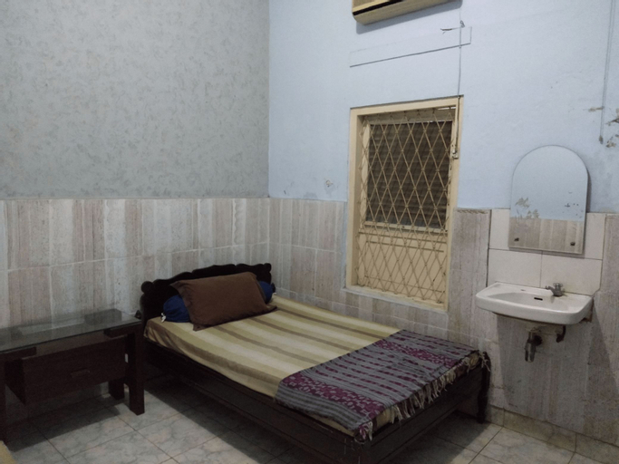 Bedroom 12