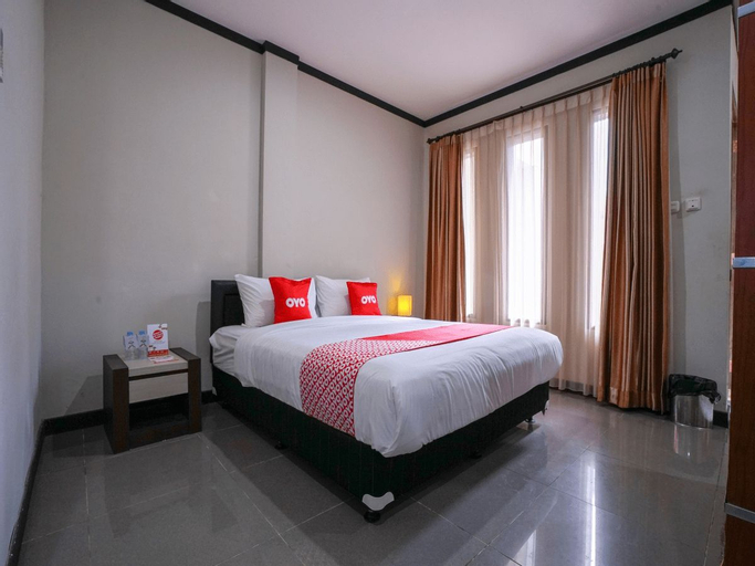 Capital O 2102 Grand Mutiara Hotel, Central Bangka